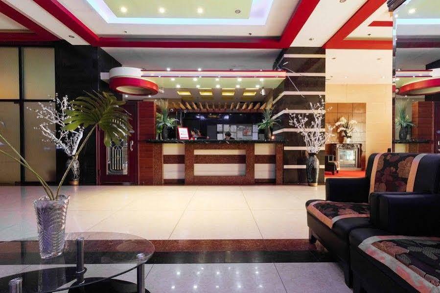 Reddoorz At Winter Hotel Araneta Quezon City Exterior foto